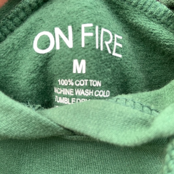 Queen Cropped Hoodie - Picture 3 of 5